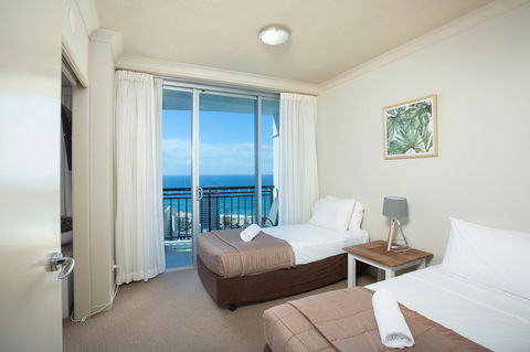 Chevron Renaissance - Private Apartments - Accommodation Cooktown 16