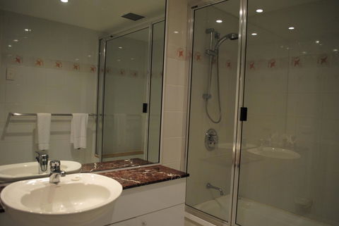 BeachView Apartments At Villa Paradiso - Accommodation Cooktown 13