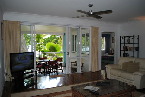 BeachView Apartments At Villa Paradiso - Accommodation Cooktown 22