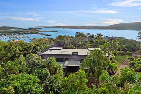 Oasis Apartments On Hamilton Island By HIHA - Accommodation Cooktown 29