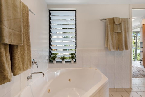 Oasis Apartments On Hamilton Island By HIHA - Accommodation Cooktown 15