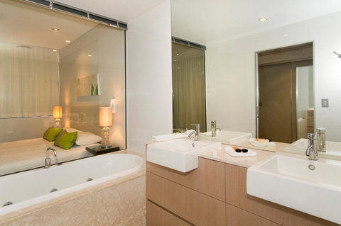 Ambience On Burleigh Beach - Accommodation Cooktown 25