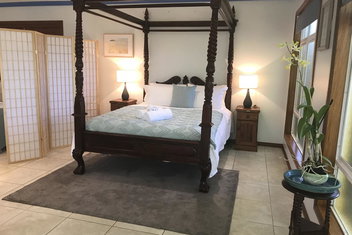 Taj On Byrnes - Private Luxury Apartment Mareeba with Accommodation Cooktown
