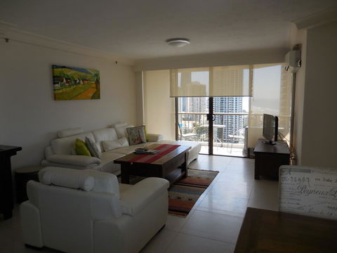 Surfers Century Oceanside Apartments - Accommodation Cooktown 40