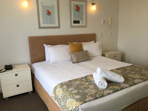 Surfers Century Oceanside Apartments - Accommodation Cooktown 19