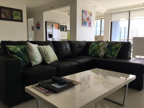 Surfers Century Oceanside Apartments - Accommodation Cooktown 26
