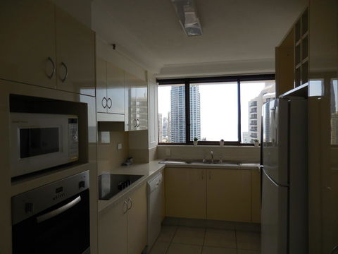 Surfers Century Oceanside Apartments - Accommodation Cooktown 42