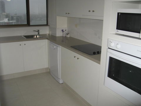 Surfers Century Oceanside Apartments - Accommodation Cooktown 35