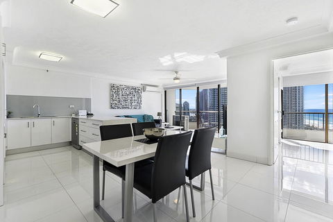 Surfers Century Oceanside Apartments - Accommodation Cooktown 1