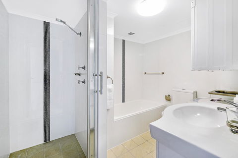 Beachcomber Holiday Apartment - Accommodation Cooktown 10