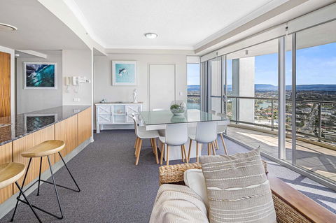 Holiday Holiday Chevron Renaissance Apartments - Accommodation Cooktown 1