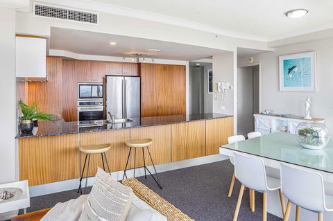 Holiday Holiday Chevron Renaissance Apartments - Accommodation Cooktown 8