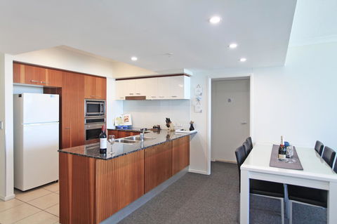 Holiday Holiday Chevron Renaissance Apartments - Accommodation Cooktown 19
