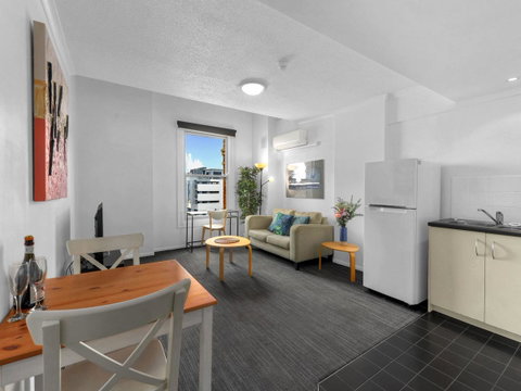 Central Brunswick Apartment Hotel - Accommodation Cooktown 4