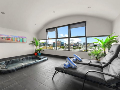 Central Brunswick Apartment Hotel - Accommodation Cooktown 11