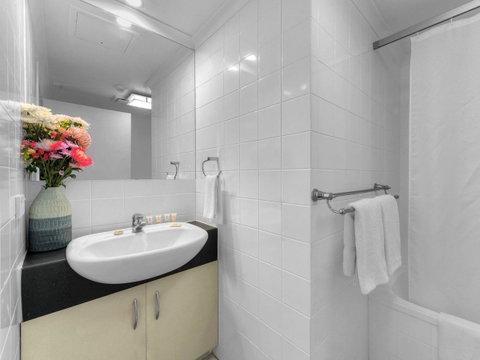 Central Brunswick Apartment Hotel - Accommodation Cooktown 21