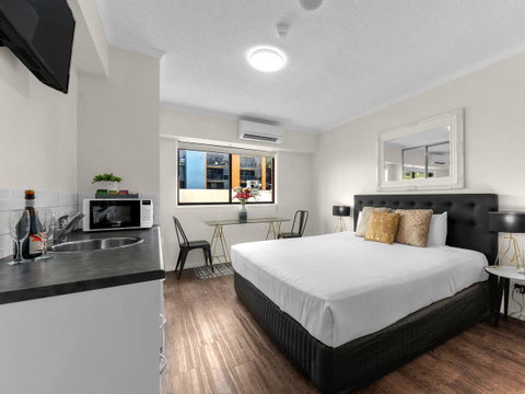 Central Brunswick Apartment Hotel - Accommodation Cooktown 19