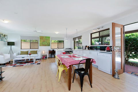 Arthouse - Accommodation Cooktown 3