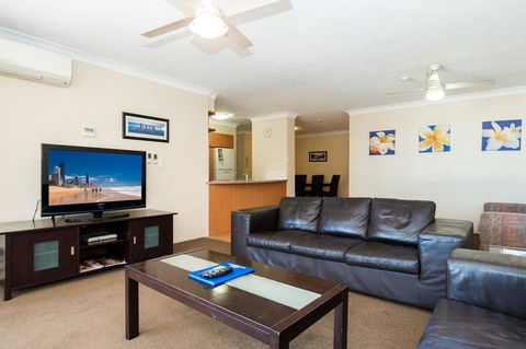Breakers North Absolute Beachfront Apartments - Official - Accommodation Cooktown 32