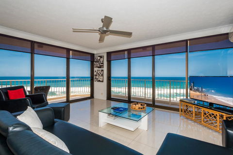 Breakers North Absolute Beachfront Apartments - Official - Accommodation Cooktown 24