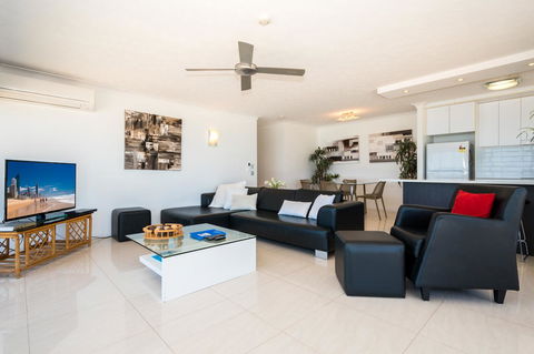 Breakers North Absolute Beachfront Apartments - Official - Accommodation Cooktown 23