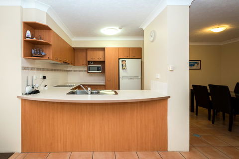 Breakers North Absolute Beachfront Apartments - Official - Accommodation Cooktown 33