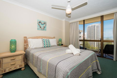 Breakers North Absolute Beachfront Apartments - Official - Accommodation Cooktown 41