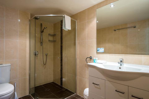 Breakers North Absolute Beachfront Apartments - Official - Accommodation Cooktown 34