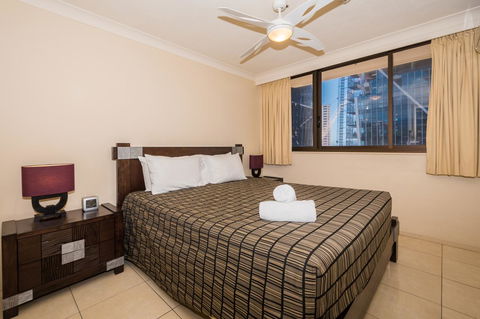 Breakers North Absolute Beachfront Apartments - Official - Accommodation Cooktown 35