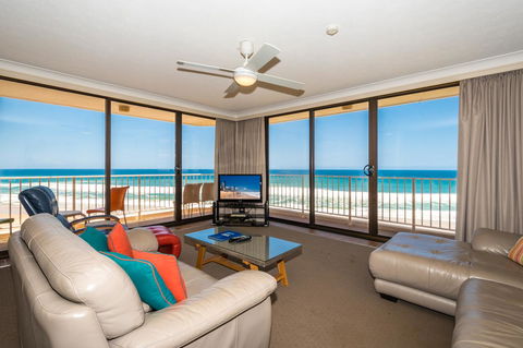 Breakers North Absolute Beachfront Apartments - Official - Accommodation Cooktown 28