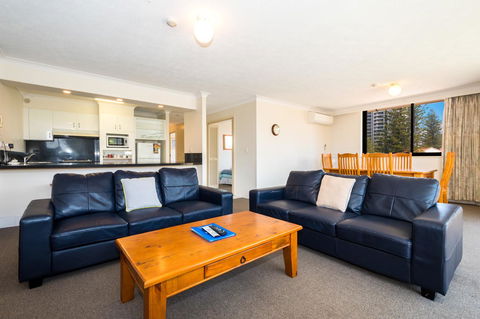 Breakers North Absolute Beachfront Apartments - Official - Accommodation Cooktown 20