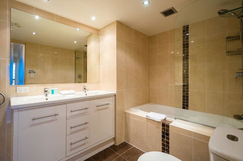 Breakers North Absolute Beachfront Apartments - Official - Accommodation Cooktown 36