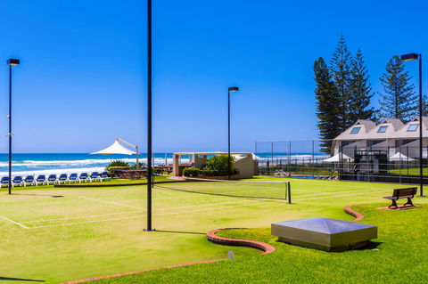 Breakers North Absolute Beachfront Apartments - Official - Accommodation Cooktown 3