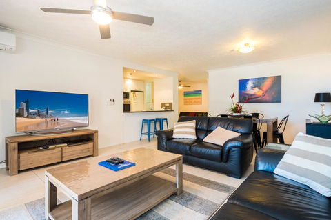 Breakers North Absolute Beachfront Apartments - Official - Accommodation Cooktown 31