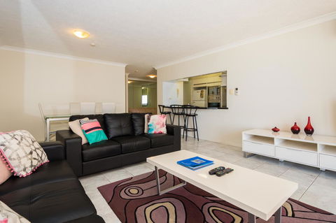 Breakers North Absolute Beachfront Apartments - Official - Accommodation Cooktown 39