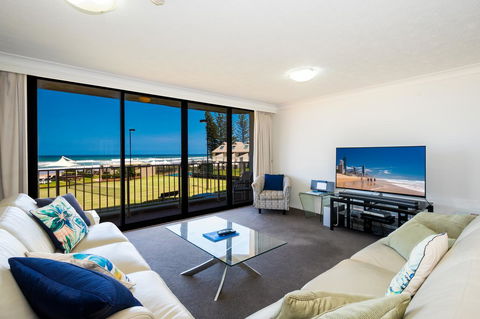 Breakers North Absolute Beachfront Apartments - Official - Accommodation Cooktown 22