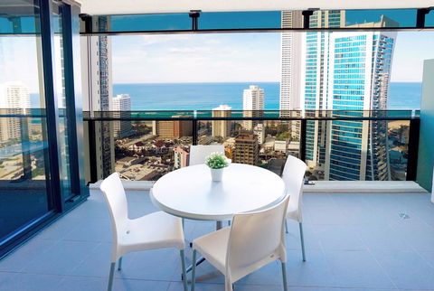 Circle On Cavill Surfers Paradise Apartments-Holiday Paradise - Accommodation Cooktown 2