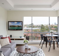 Waterside Mosman Bay Apartment w Stunning Views
