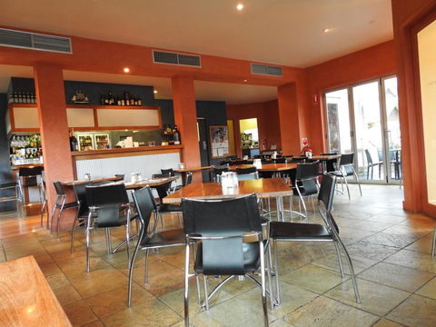 Waves Luxury Suites - Accommodation Cooktown 0