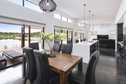 Wharfedale - Accommodation Cooktown 1