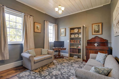 Whites Corner - Accommodation Cooktown 2