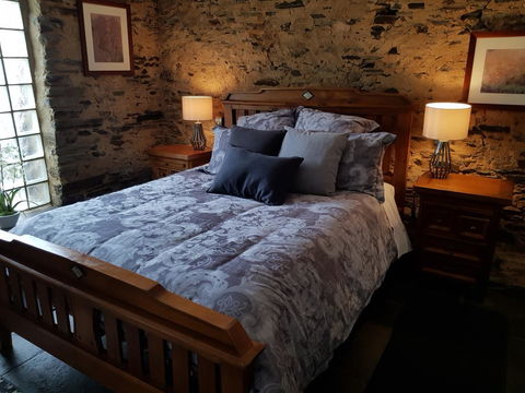 William Hunt's Retreat - Redwood Studio - Accommodation Cooktown 2