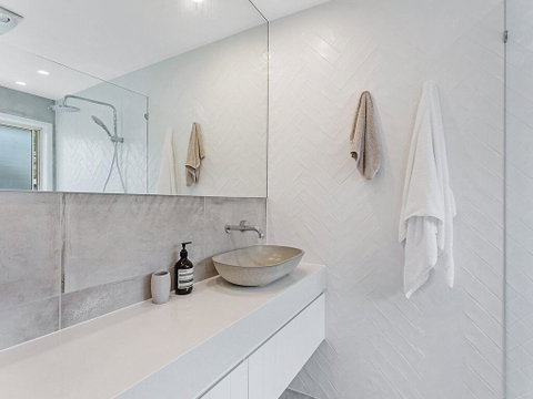 Wirragulla, 10 Marty Avenue - Stylish Modern House With Ducted Air Con & WIFI - Accommodation Cooktown 1