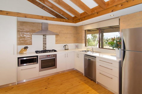 Woodstone Possum Cottage - Accommodation Cooktown 1