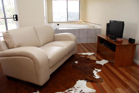 Yabbaloumba Retreat - Accommodation Cooktown 3