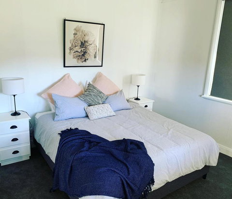 Yellow Door House Adelong - Accommodation Cooktown 2