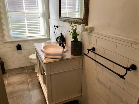 YSG The Edward Townhouse 153 - Walk To Town - Accommodation Cooktown 3