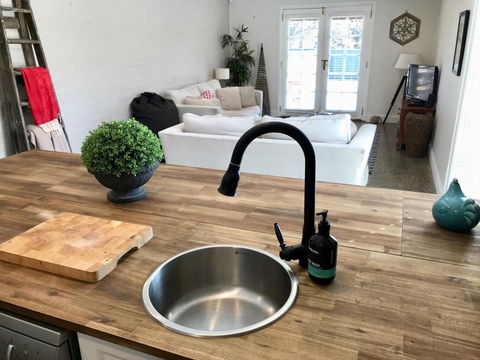 YSG The Edward Townhouse 153 - Walk To Town - Accommodation Cooktown 1