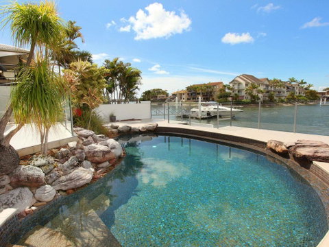 Yulunga 20 - 4 BDRM Canal Home With Pool - Accommodation Cooktown 0