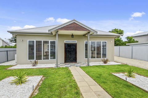 Zaahira House - Accommodation Cooktown 0
